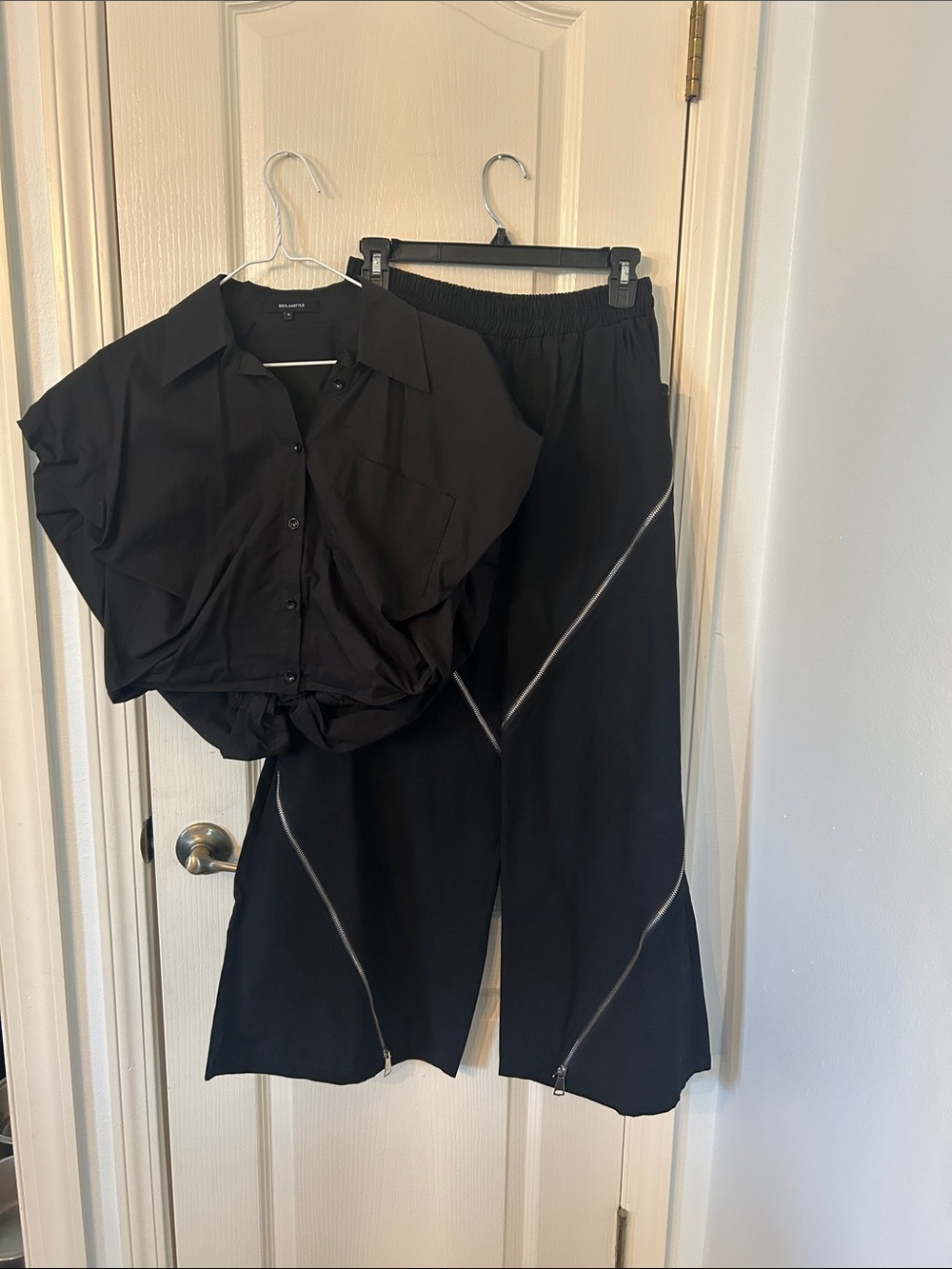 Beulahstyle Black Wide-Leg Zip Accent Pants and Button Up Crop Top